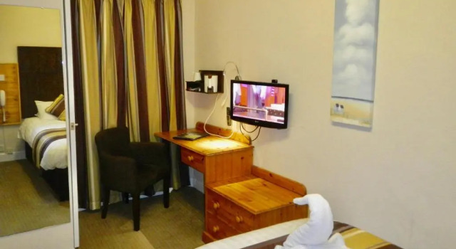 Одноместный номер Standard Burton Hotel