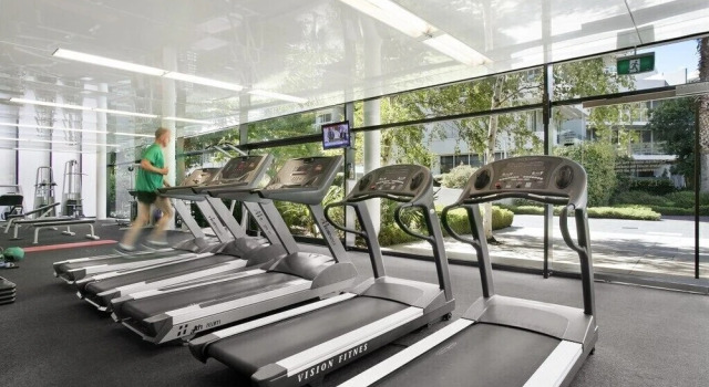 HAZEL Quite Chapel St Beauty. Pool + Gym + Car, Book Hotel Hotels in Melbourne Region with a Pool, Swimming Pool