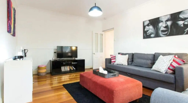 Hunter · Close to Smith St Courtyard + Parking
