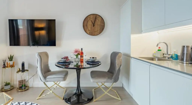 Апартаменты Deluxe LillyRose Serviced Apartments - St Albans City Centre, Parking