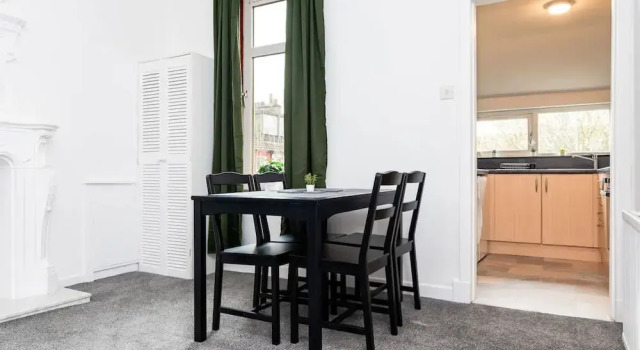 5 Individual Beds - Free Parking, Забронировать Апартаменты/квартира Апартаменты Ланаркшир, Апартаменты/квартира