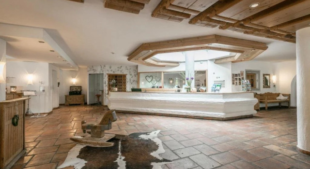 Alpenlodge - Das Dorfhotel, Забронировать Отель Бранд Brandnertal, рядом с Гондольный подъемник Палюдбан