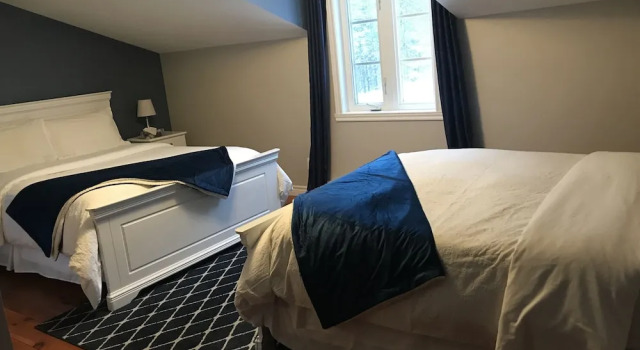 Wildberry Inn, Buchen Sie Hotel Hotels in Québec mit Pool, Schwimmbad