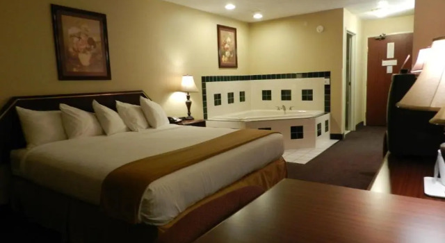 Suite Bay Inn & Suites Troy