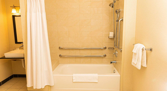 Двухместная студия SpringHill Suites Pueblo Downtown