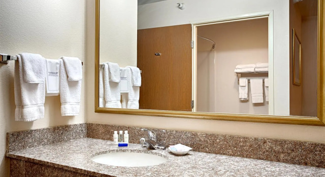 Четырёхместный номер Standard Best Western J. C. Inn