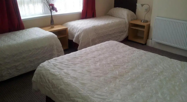 Beachcomber Hotel, Забронировать Отель Отели Блэкпул с парковкой, рядом с Конференц-центр Winter Gardens, Парковка
