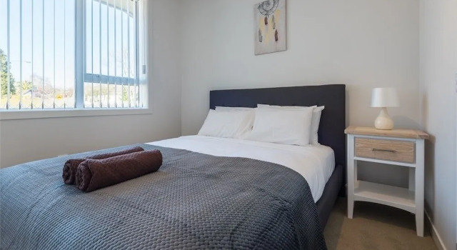 Awesome Modern Rotorua House, Забронировать Дом для отпуска Коттеджи Озера Роторуа, Коттедж