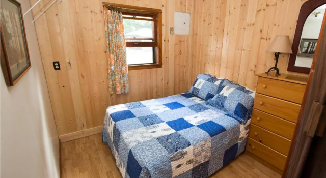 The Pines Cottage Resort, Boek Resort  