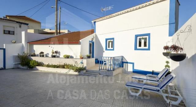 Casa Aconchego by Acasadascasas, Book Feriehus Ericeira 