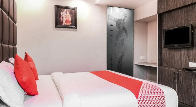 Люкс OYO 6285 Hotel AR Grand