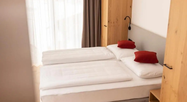 Апартаменты Deluxe с 2 комнатами All-Suite Resort Paznaun Silvretta Premium Card Ende Juni bis Anfang Oktober inkludiert