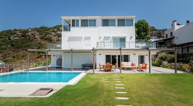 Вилла Villa w Pool Garden Patio 1 min to Beach in Bodrum