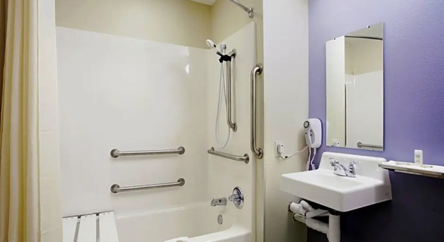 Двухместный номер Mobility Accessible Microtel Inn & Suites by Wyndham Albuquerque West