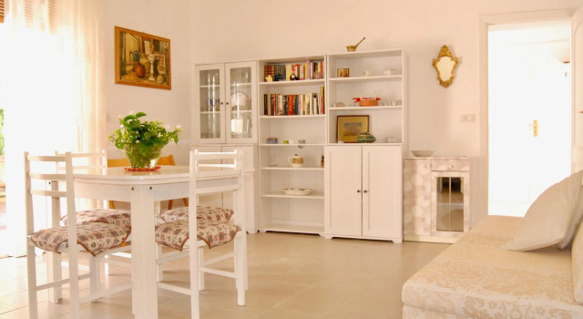 Villa with sea view, 200 meters from the beach