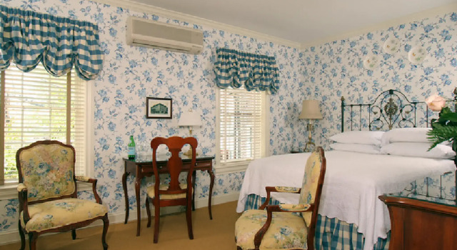 Lambertville House