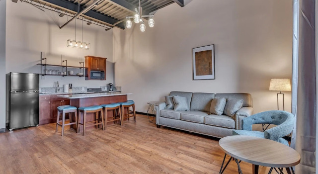 The Brewer's Lofts Above Grand Strand Brewing, Забронировать Апартаменты/квартира Апартаменты Южной Каролины, Апартаменты/квартира