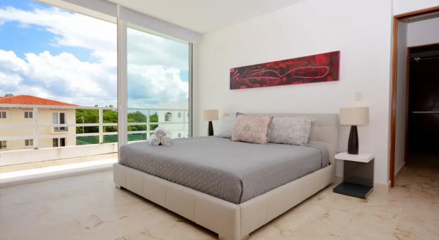 Апартаменты с балконом Stylish 2BR a few steps to the beach with pools by Happy Address