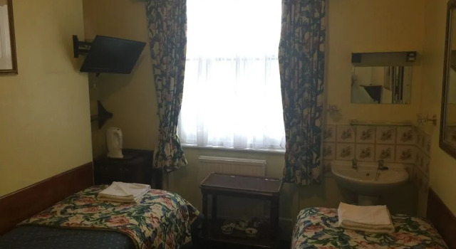 Albany Hotel, Забронировать Отель Отели Лондона 3 звезды, рядом с Kensington Town Hall, 3*