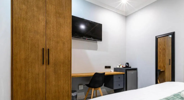 5th On Preston Guest House