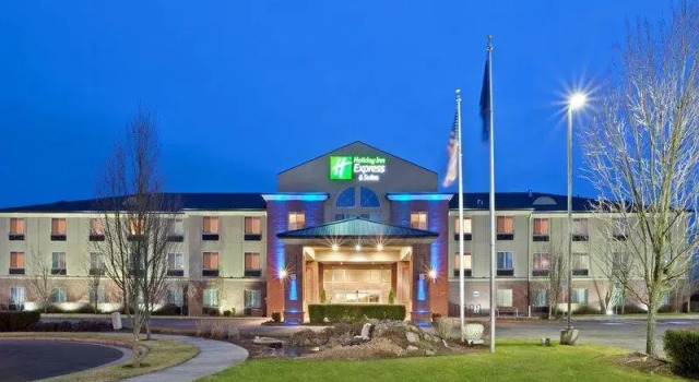 Люкс с 2 комнатами Holiday Inn Express & Suites Albany by IHG