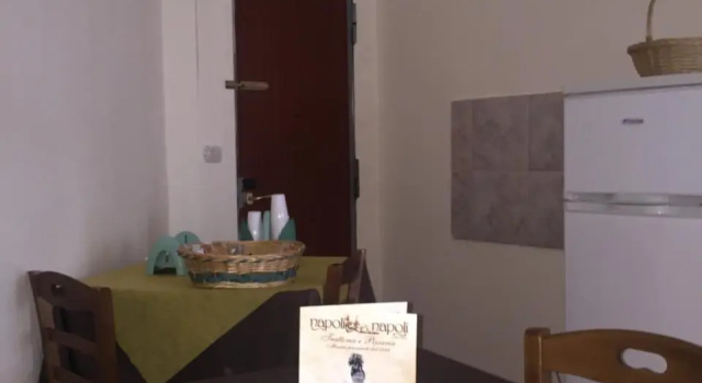 B&B Napoli Napoli, Забронировать Отель «постель и завтрак» Отели Неаполя с завтраком, Завтраки