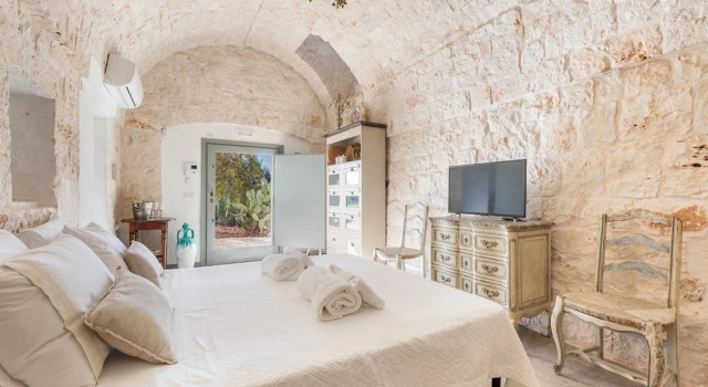 3666 Ca' Della Roccia by Perle di Puglia, Book Villa Villaer i Valle d'Itria, Villa