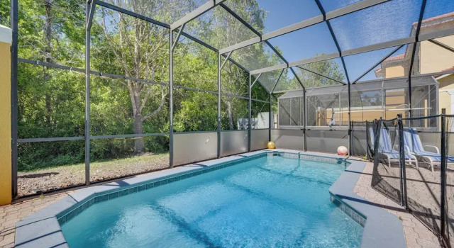 Вилла 8 Mi to Disney: Villa w/ Screened Pool & Lanai
