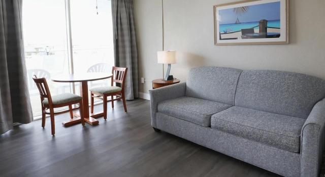 Люкс с красивым видом из окна Biscayne Family Resort