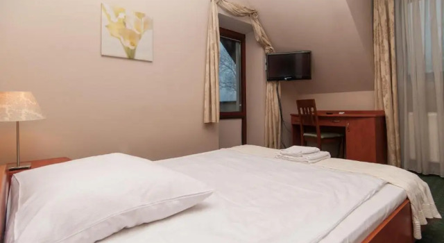 Willa Pory Roku, Boek Hotel Łódź Lodz