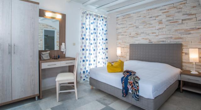 Naxos Holidays