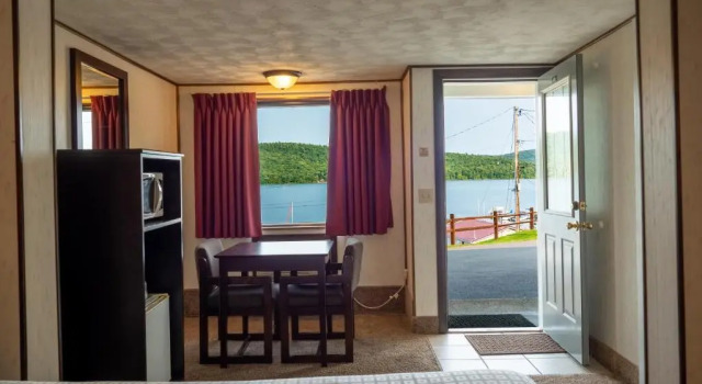 Двухместный номер Standard с видом на море Lake N Pines Motel