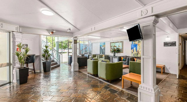 The Angus Inn, Boek Hotel  