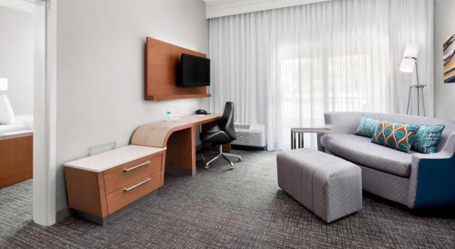 Двухместный люкс c 1 комнатой Courtyard Bowling Green Convention Center
