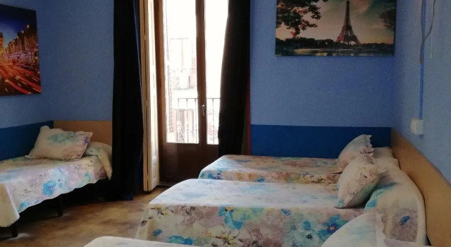 Четырёхместный номер Standard Hostal Alicante