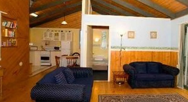 Hill 'n' Dale Farm Cottages, Rezerwuj Pobyt na farmie Croydon Melbourne