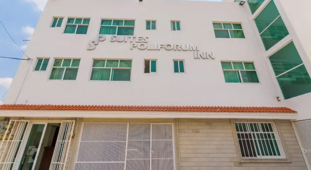 Suites Poliforum Inn