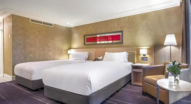 Четырёхместный семейный номер Classic InterContinental Melbourne The Rialto by IHG