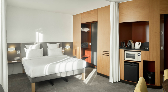 B&B HOME Paris Nord 18ème, Забронировать Отель «постель и завтрак» Отели Парижа с парковкой, Парковка