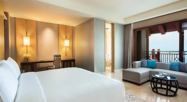 Семейный номер Standard с видом на море Haikou Marriott Hotel