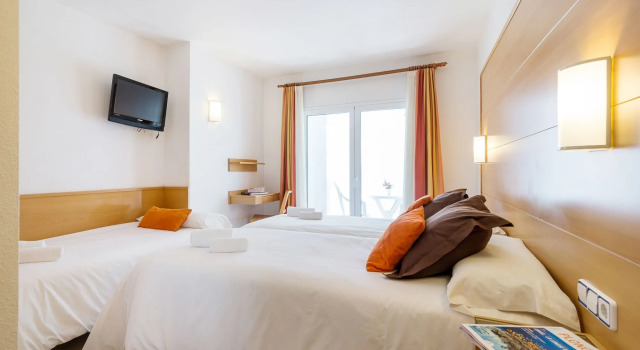 Hotel & Diving Les Illes, Забронировать Отель Торроэлья-де-Монгри Baix Empordà