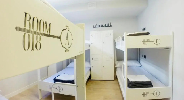 Кровать в общем номере Room018BCN