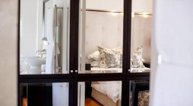 Люкс с видом на бассейн Banksia Boutique Hotel & Spa