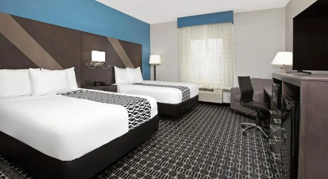 Четырёхместный номер Standard La Quinta by Wyndham Sulphur Springs