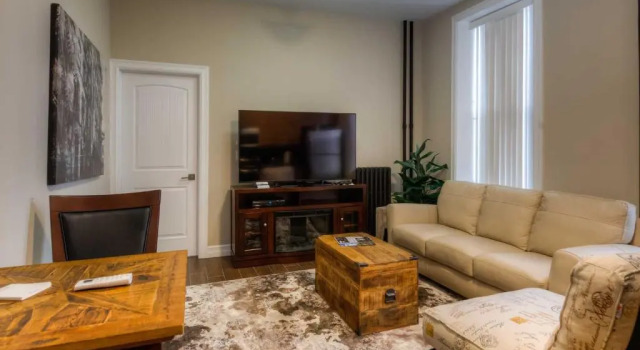 Люкс Premium Western Hotel & Executive Suites