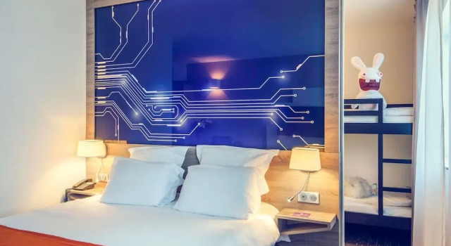 Пятиместный семейный номер Standard Mercure Poitiers Site du Futuroscope