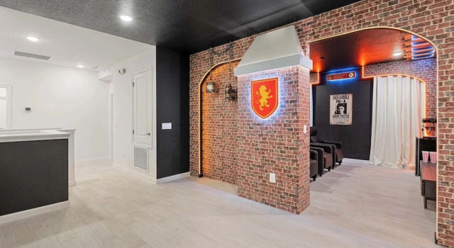 Themed 10bd Family Home w/ Private Pool & Game Room, Забронировать Дом для отпуска Коттеджи штата Флориды, Коттедж