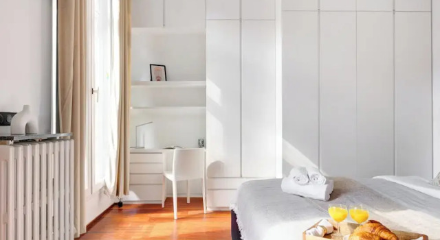Le Marais & Place de la Republique 3BR, Забронировать Отель Париж Иль-де-Франс, рядом с Станция метро Rambuteau
