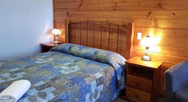 Colonial Motel & Apartments, Prenota Appartamento Young New South Wales