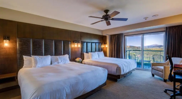 Четырёхместный номер Standard The Peaks Resort and Spa